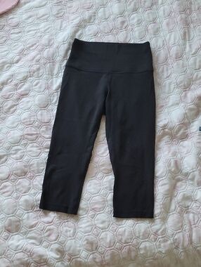 lululemon athletica Girls Black Capri Leggings